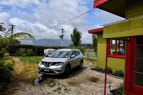 Photo of property in 13 Wharf Road, Karamea, 7893