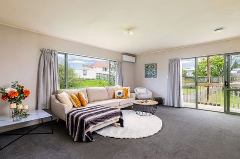 Photo of property in 1/12 Kelkirk Street, Kelston, Auckland, 0602