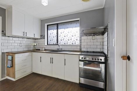 Photo of property in 28 Beaumaris Crescent, Ascot Park, Porirua, 5024