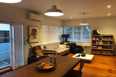 Photo of property in 245a Meola Road, Point Chevalier, Auckland, 1022