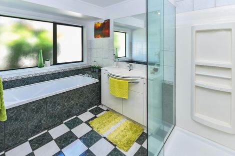 Photo of property in 23 Glenross Drive, Wattle Downs, Auckland, 2103