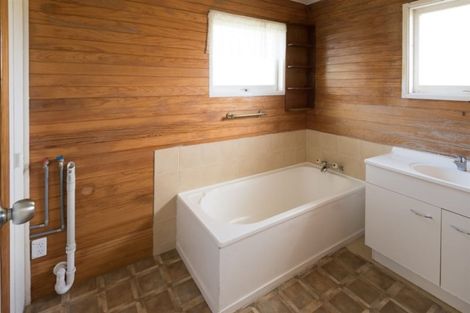 Photo of property in 15 Catalina Crescent, Forrest Hill, Auckland, 0620