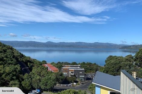 Photo of property in 2/19 Onslow Road, Khandallah, Wellington, 6035