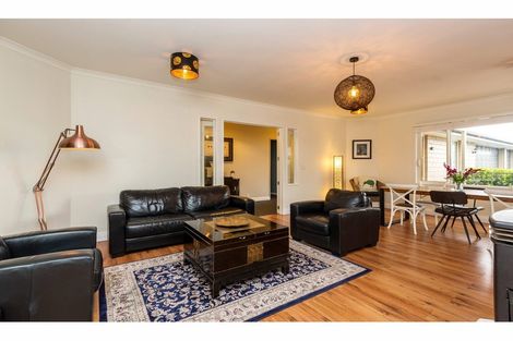 Photo of property in 16 Holiday Drive, Mairehau, Christchurch, 8052