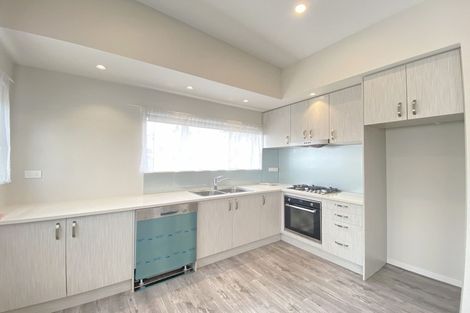 Photo of property in 109 Reeves Road, Pakuranga Heights, Auckland, 2010