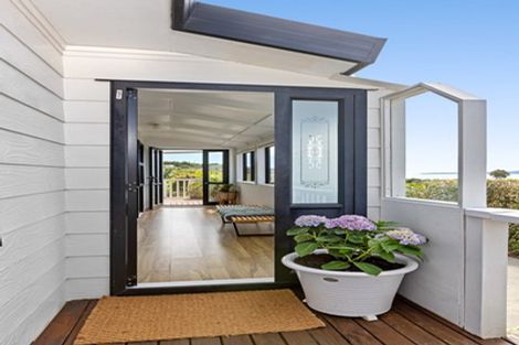 Photo of property in 4 Brampton Road, Snells Beach, 0920