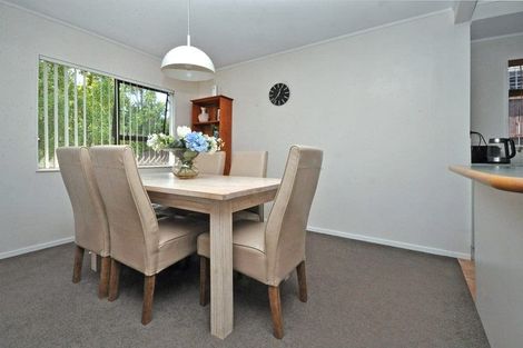 Photo of property in 1/6 Sevilla Place, Unsworth Heights, Auckland, 0632