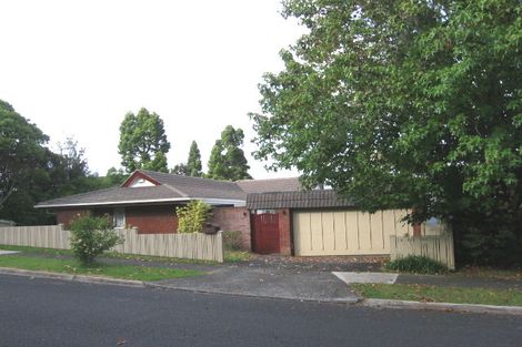 Photo of property in 12 Mappin Place, Chatswood, Auckland, 0626