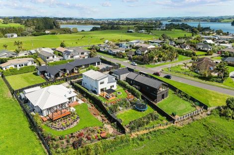 Photo of property in 6b Goble Road, Clarks Beach, Pukekohe, 2679