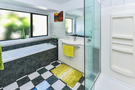 Photo of property in 23 Glenross Drive, Wattle Downs, Auckland, 2103