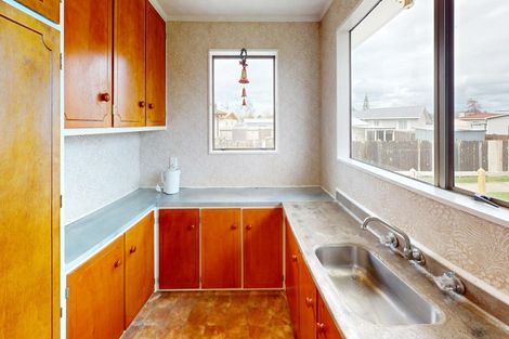 Photo of property in 20 Cumberland Place, Kelvin Grove, Palmerston North, 4414