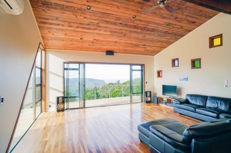 Photo of property in 209 Piha Road, Piha, New Lynn, 0772