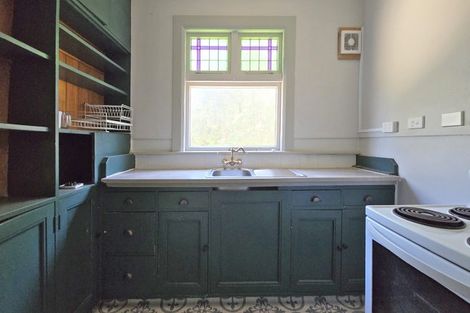 Photo of property in 3 Harvey Road, Bluff Hill, Napier, 4110