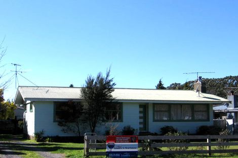 Photo of property in 6 Churchill Crescent, Featherston, 5710