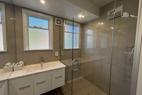 Photo of property in 70 Upton Street, Wanaka, 9305