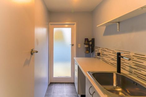 Photo of property in 30 Kilmarnock Street, Wallacetown, 9816