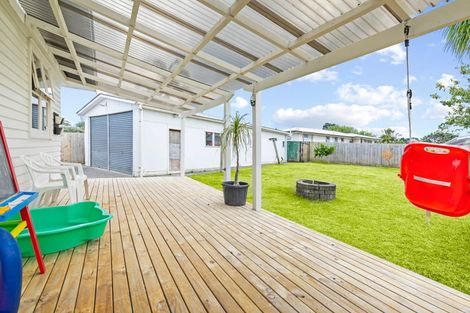 Photo of property in 14 Riverpark Crescent, Henderson, Auckland, 0610
