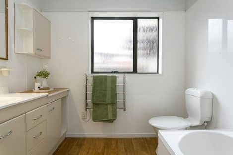 Photo of property in 28 Hyde Avenue, Richmond Heights, Taupo, 3330