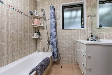 Photo of property in 45 Rosewarne Crescent, Glendene, Auckland, 0602