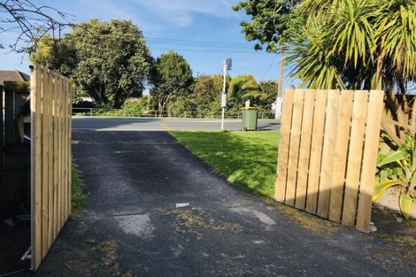 Photo of property in 100 Swanson Road, Henderson, Auckland, 0610