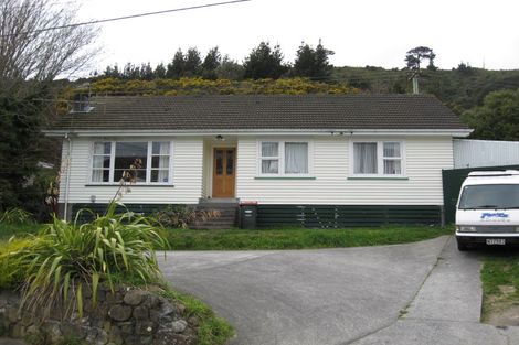 Photo of property in 5 Parenga Street, Wainuiomata, Lower Hutt, 5014