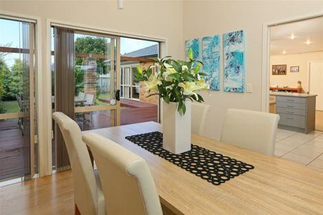 Photo of property in 81 Summerland Drive, Henderson, Auckland, 0612
