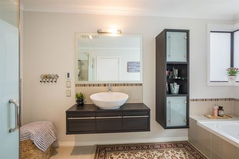 Photo of property in 12 Aoraki Rise, Aotea, Porirua, 5024