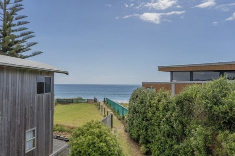 Photo of property in 56 Paku Drive, Tairua, 3508