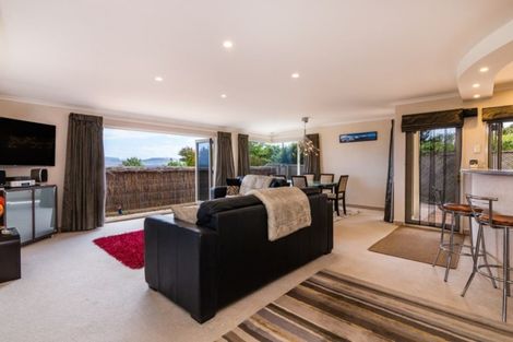 Photo of property in 2/36 Shepherd Road, Waipahihi, Taupo, 3330