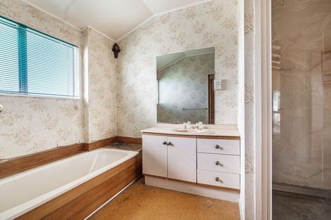 Photo of property in 1/3 Ceramco Place, Torbay, Auckland, 0630