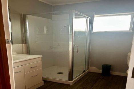 Photo of property in 1/32 Dale Crescent, Pakuranga, Auckland, 2010