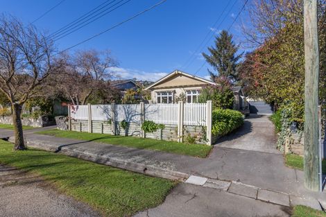 Photo of property in 92 Martin Avenue, Beckenham, Christchurch, 8023