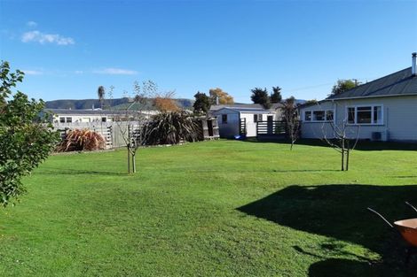 Photo of property in 1 Edward Street, Waimate, 7924