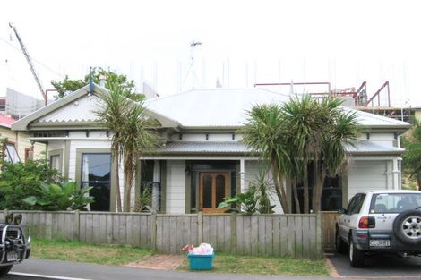 Photo of property in 48 Te Wharepouri Street, Berhampore, Wellington, 6023
