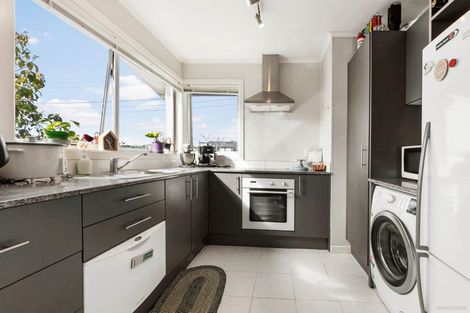Photo of property in 33b Eastern Beach Road, Bucklands Beach, Auckland, 2012