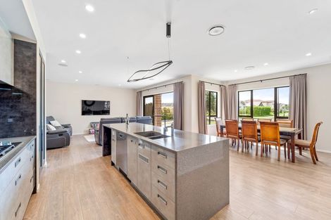 Photo of property in 60 Pohutukawa Parade, Riverhead, 0820