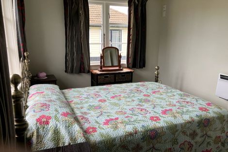 Photo of property in 24 Johnson Street, Milton, 9220