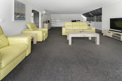 Photo of property in 39 Waikawa Road, Picton, 7220