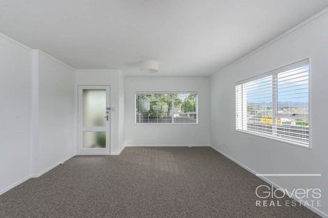 Photo of property in 1/81 West Coast Road, Glen Eden, Auckland, 0602