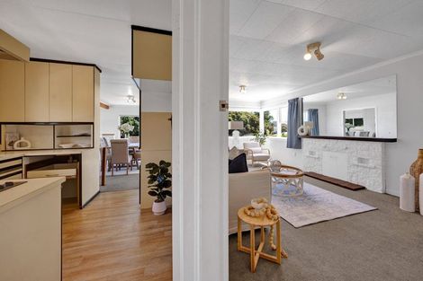 Photo of property in 37 Awanui Street, Merrilands, New Plymouth, 4312