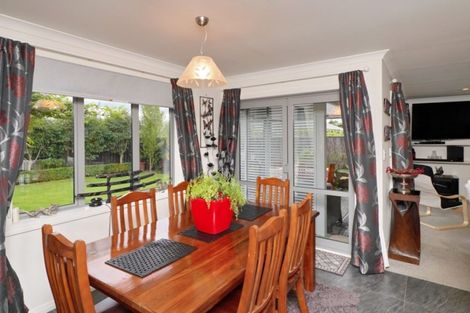 Photo of property in 16 Franklin Drive, Rangiora, 7400