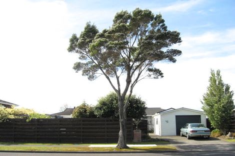 Photo of property in 38 Heta Road, Highlands Park, New Plymouth, 4312