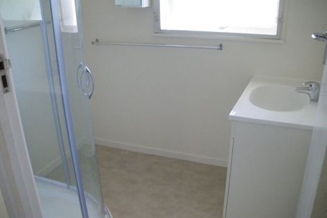 Photo of property in 2/8 Evelyn Place, Hillcrest, Auckland, 0627