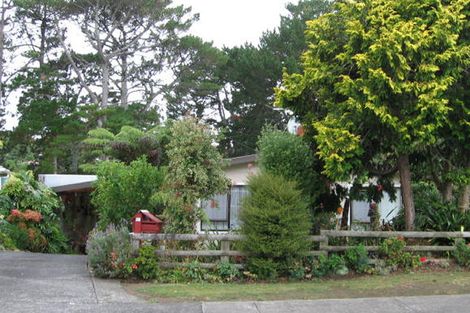 Photo of property in 38 Crystal Avenue, Glendene, Auckland, 0602