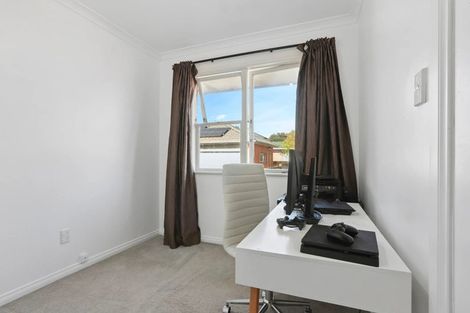 Photo of property in 15 Kingdale Road, Henderson, Auckland, 0610