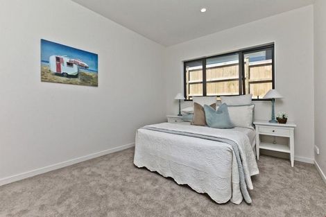 Photo of property in 10 Whaley Greens, Silverdale, 0932