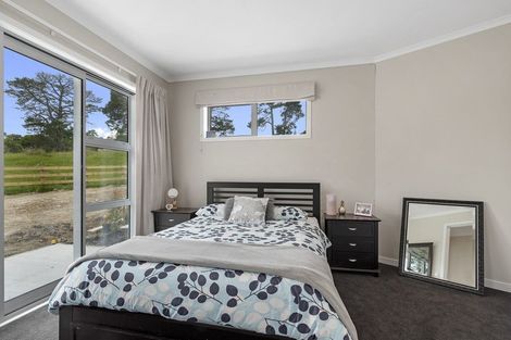 Photo of property in 402 Paremoremo Road, Paremoremo, Auckland, 0632
