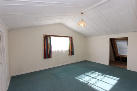 Photo of property in 5 Totara Terrace, Inglewood, 4330