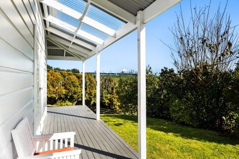 Photo of property in 1017 Main North Road, Onaero, Waitara, 4383
