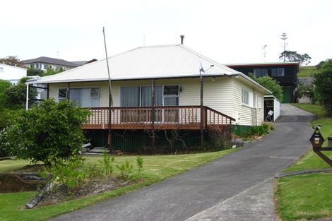 Photo of property in 17 Everard Avenue, Army Bay, Whangaparaoa, 0930